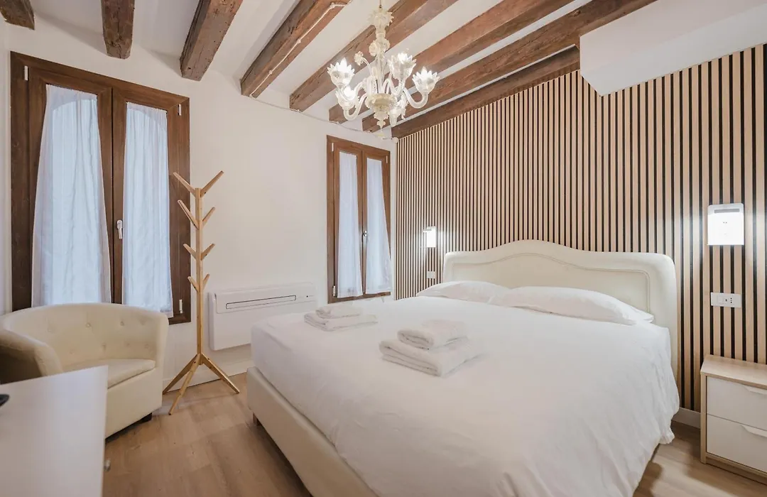 Rialto Suite 707-1