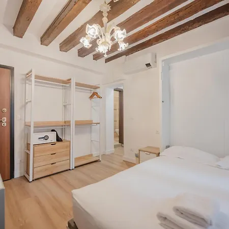 Rialto Suite 707-2